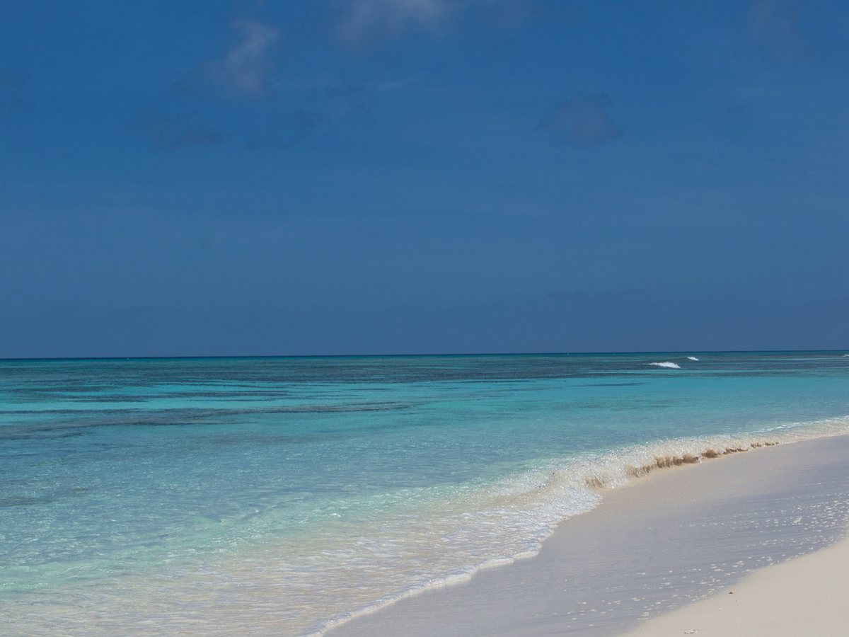Chalk Sound National Park turquoise lagoon on Providenciales